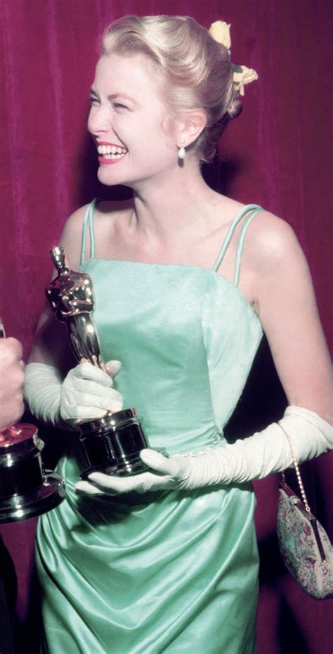 Grace Kelly's iconic Oscar dress: A timeless fashion moment